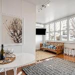 Bay Court III - Spacious Studio near Hayes Beach