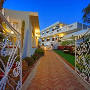 Iris Hotel