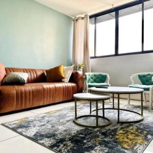 La Belle Luxury Suites - Executive Apartments Windhoek CBD - Building Pool & Gym Access
