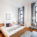 Sunny Old Town Studio 