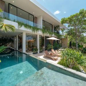 The Luminous Villa - Luxury Lush Cliffside 3BR Villa in Uluwatu