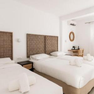Super Paradise Hotel