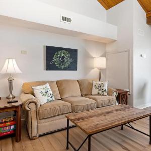 Mountain Inn Lodge 59 with Wintergreen Advantage