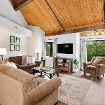 Mountain Inn Lodge 76 with Wintergreen Advantage Roseland
