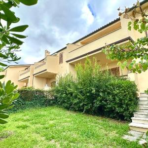 Marcelli trilocale con giardino a 200mt dal mare - M114