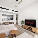 Vayk - Modern 2BR Apartment Dubai 