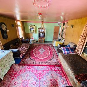 Island homestay in dal lake