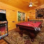 Bear Retreat・Dogs Welcome・Game Room・Hot Tub・Community Pool Access Tennessee
