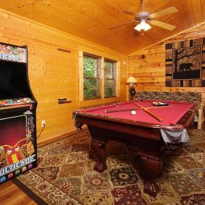Bear Retreat・Dogs Welcome・Game Room・Hot Tub・Community Pool Access