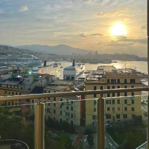 5 Stars Apart SEA VIEW