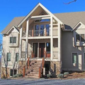 Mountaintop Lodge with Wintergreen Advantage