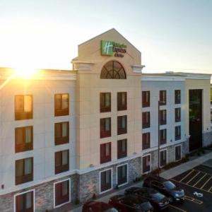 Holiday Inn Express and Suites Batavia