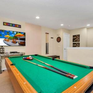 Themed Bedrooms & Private Pool Gated in Fun Resort townhouse