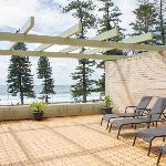 Beachfront Manly Apartment With Balcony & Parking 
