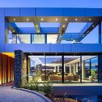 180 Park Lakefront Masterpiece 