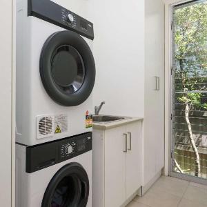 Moffat Beach Magic Family and Dog Friendly Oasis