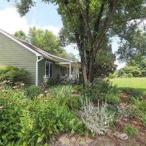 The Cottage and Loft at Blue Rivers