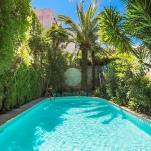 Le Windsor Jungle Art Hotel