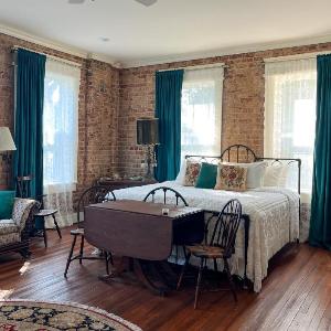 Tanglewood Inn