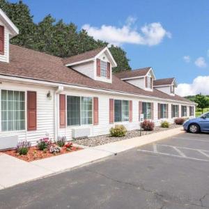 Econo Lodge Inn and Suites Eau Claire