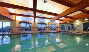 Country Inn & Suites by Radisson, Milwaukee Airport, WI, Milwaukee