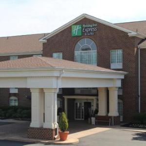 Jiffy Lube Live Hotels - Holiday Inn Express Hotel & Suites Warrenton