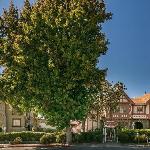 Hotels near Ashby Stage - Rose Garden Inn