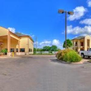Schroeder Hall Hotels - Lone Star Inn and Suites Victoria
