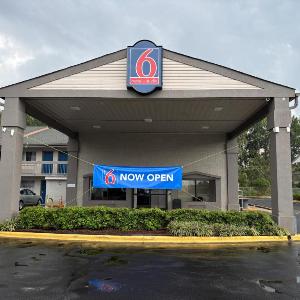 The Carolina Charlotte Hotels - Studio 6 Suites Charlotte NC Northlake