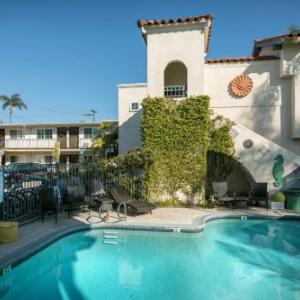 Hotels near Lamb's Players Theatre - Crown City Inn Coronado