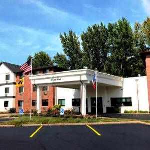 Duane Banks Field Hotels - Heartland Inn Coralville