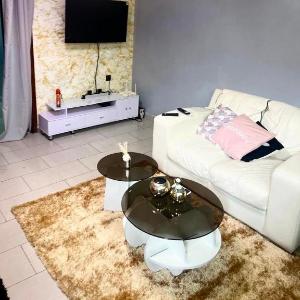 Makepe Bungalow Style