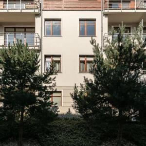 Elegancki i Stylowy Apartament w Gdańsku z Klimatyzacją Wanną i Parkingiem by Noclegi Renters