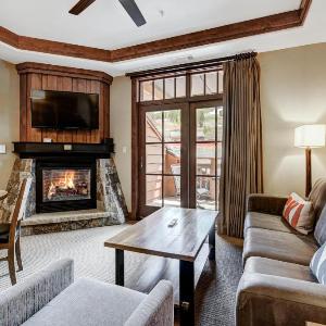 Luxury 1 Bedroom Condo with Slopeside View condo