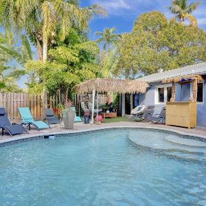 Kiki 1 - Men's Clothing optional Guest Houses