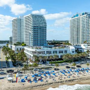 FLL W Residence Penthouse AMAZING birds eye views!