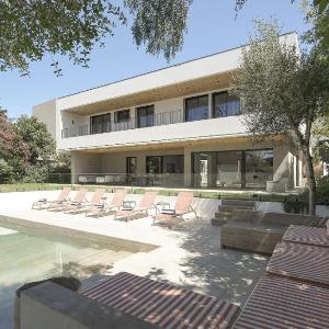 Cascais Contemporary Villa by Cadenzalux