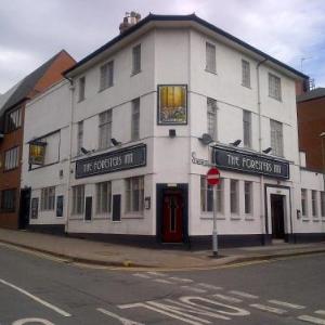 City Centre Apartment - Your own 7 Bedrooms Apartment at THE FORESTERS INN - Huntingdon Street - opposite Victoria Centre Shopping Centre - Full Kitchen - Pub is Not Open - Parking Cars and High Top Vans at five pounds a Day - Sunday 1pm Check-Out