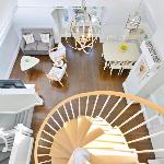 Jennifer's Unique Loft Near Brown 2 Parking Spots