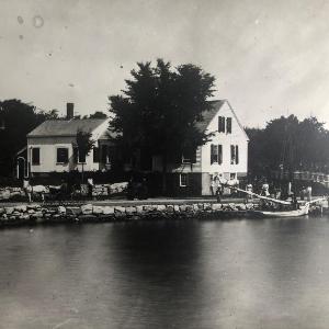 The School House Cottage Historic 1BR Mystic River Stay Near Seaport