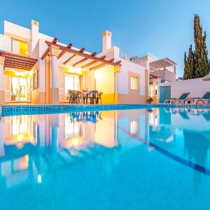 Villa Azzurra - com piscina e ping pong em Albufeira