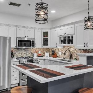 2nd Floor Front Side Signature Suite - 201