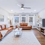 Lavish Flat w King Bed in near DT Food & Shops Kentucky