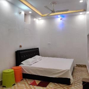 A ShivAngan Heritage Home Stay Near Ghat