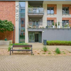 Beautiful Apartment with Spacious Balcony by Noclegi Renters