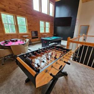 NEW! Relax and Play - Hot Tub Firepit Game Room Paradise