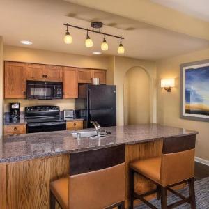 Beautiful Hotel in Legacy Golf Resort - 2BD Sleeps