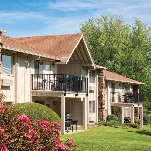 Family Fun on Monkey Island in this resort 2BD con