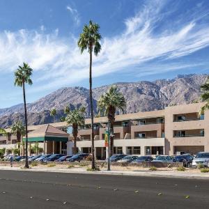 Family fun in Palm Springs in this resort 2BD condo with resort amenities including kids pool