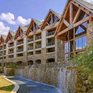 Easy Access to Dogwood Canyon in this great resort Studio Apt